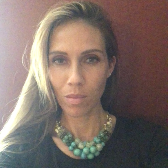 Lia Sophia sea foam necklace - Picture 3 of 3